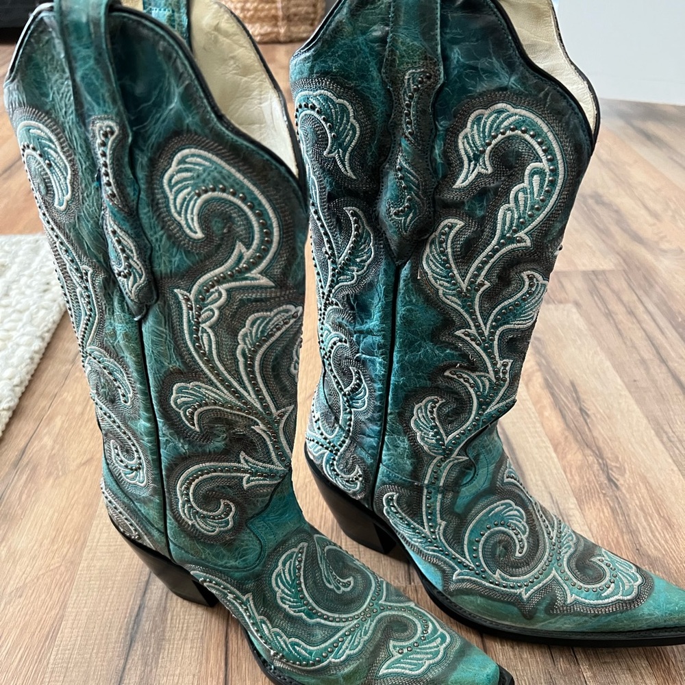 Corral cowboy boots